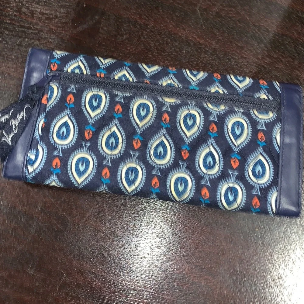 EUC Vera Bradley large navy magnetic wallet